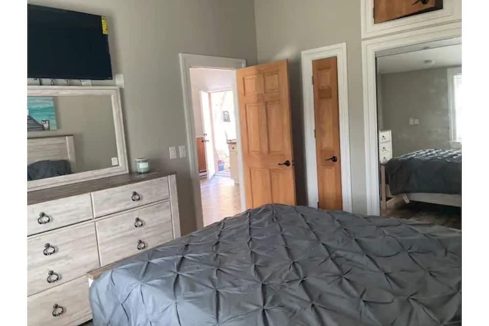 Photo of Bedroom in Miller Place