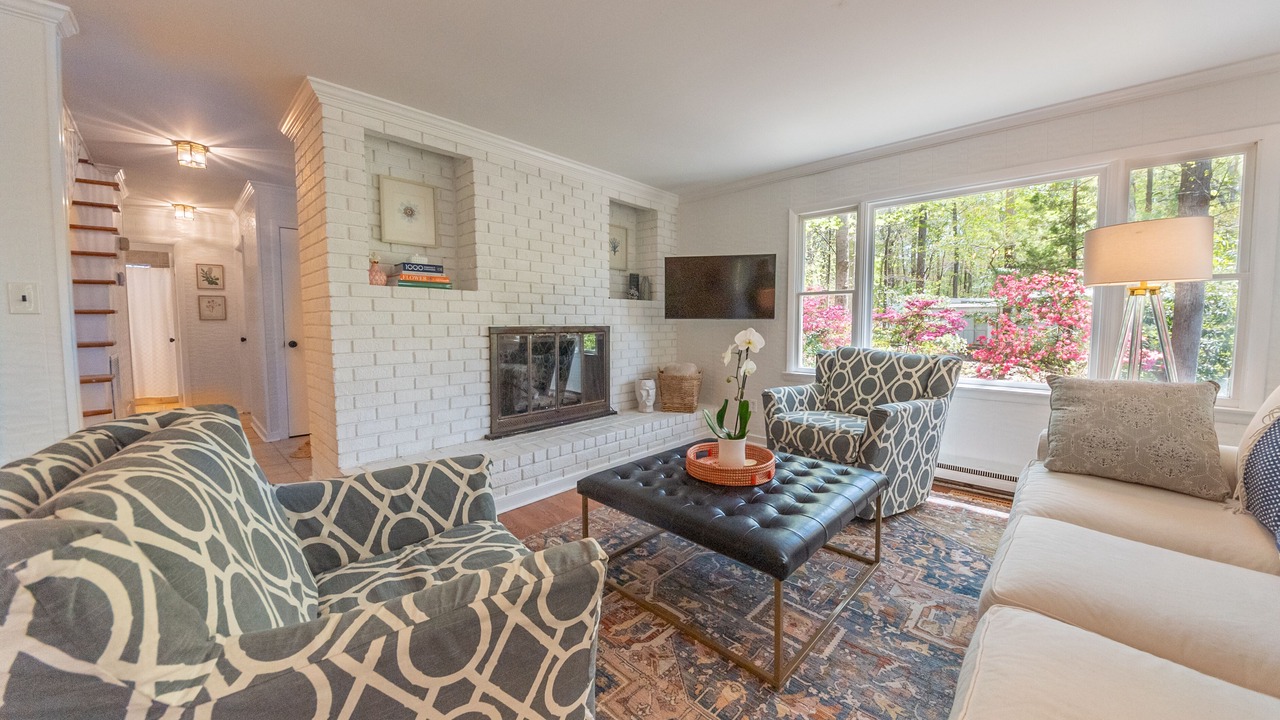 Photo of Livingroom in Weems