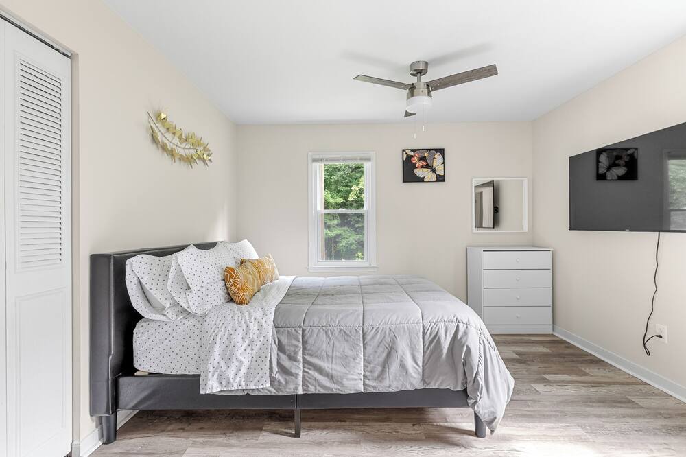 Photo of Bedroom in Chesterfield