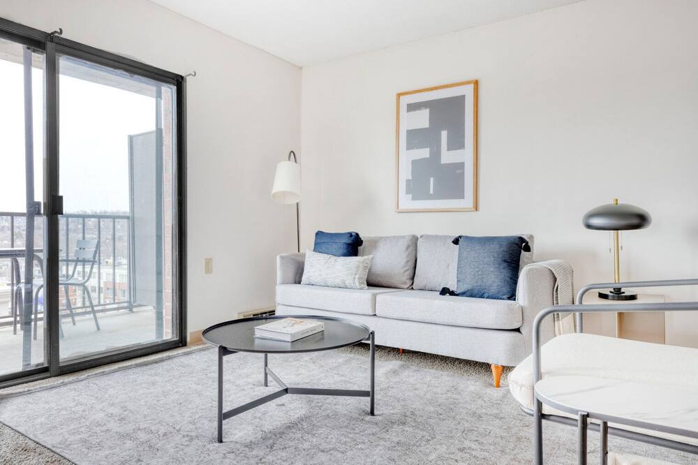 Photo of Livingroom in Allston