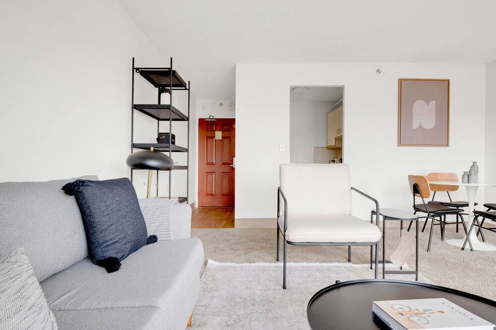 Photo of Livingroom in Allston