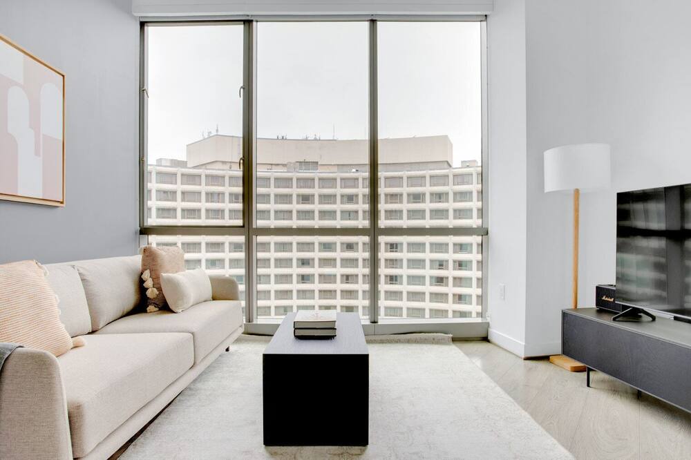 Photo of Livingroom in Dupont Circle