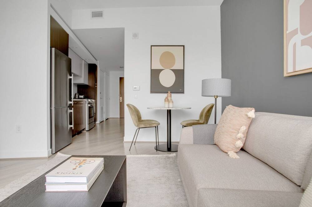 Photo of Livingroom in Dupont Circle