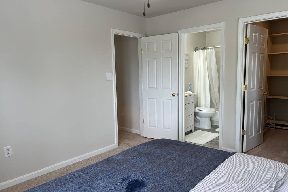 Photo of Bedroom in Woodbridge