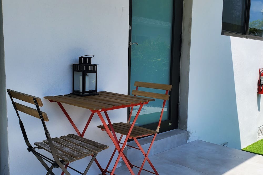 Photo of Patio Balcony in The Roads