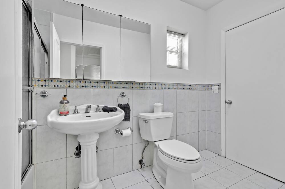Photo of Bathroom in The Roads