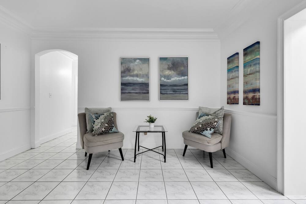 Photo of Livingroom in The Roads