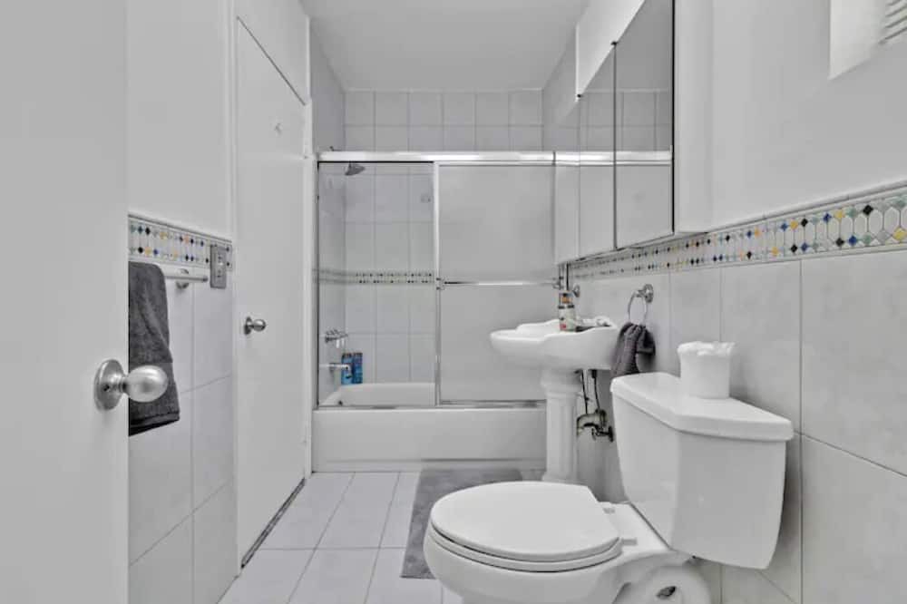 Photo of Bathroom in The Roads