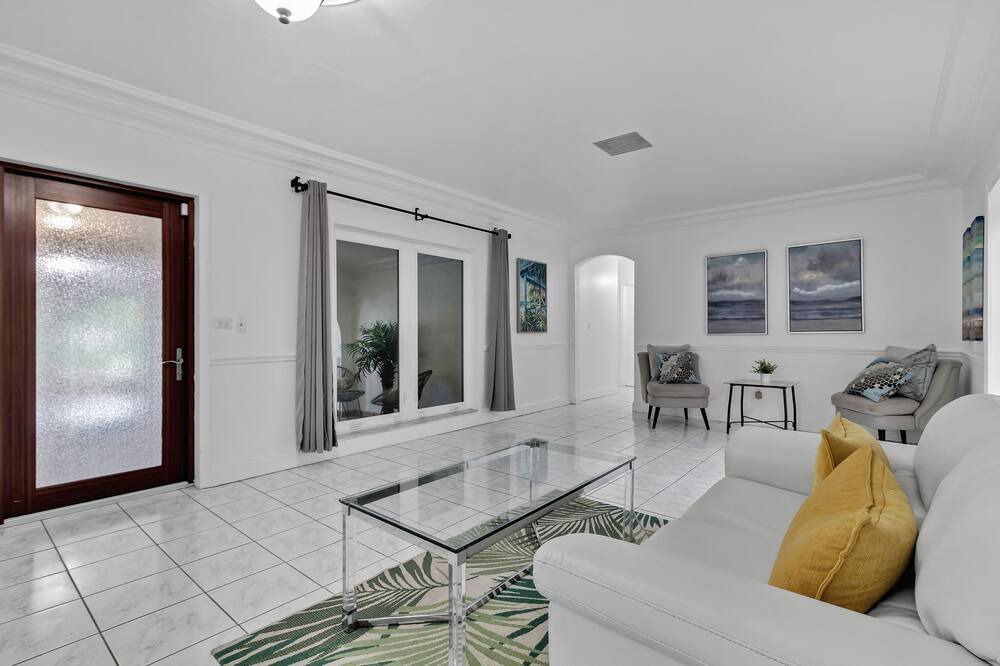 Photo of Livingroom in The Roads