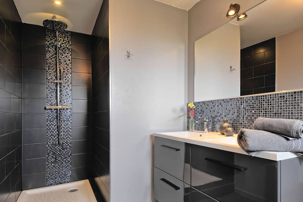 Photo of Bathroom in Langueux