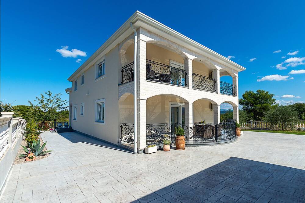 Photo of Outdoor in Kastel