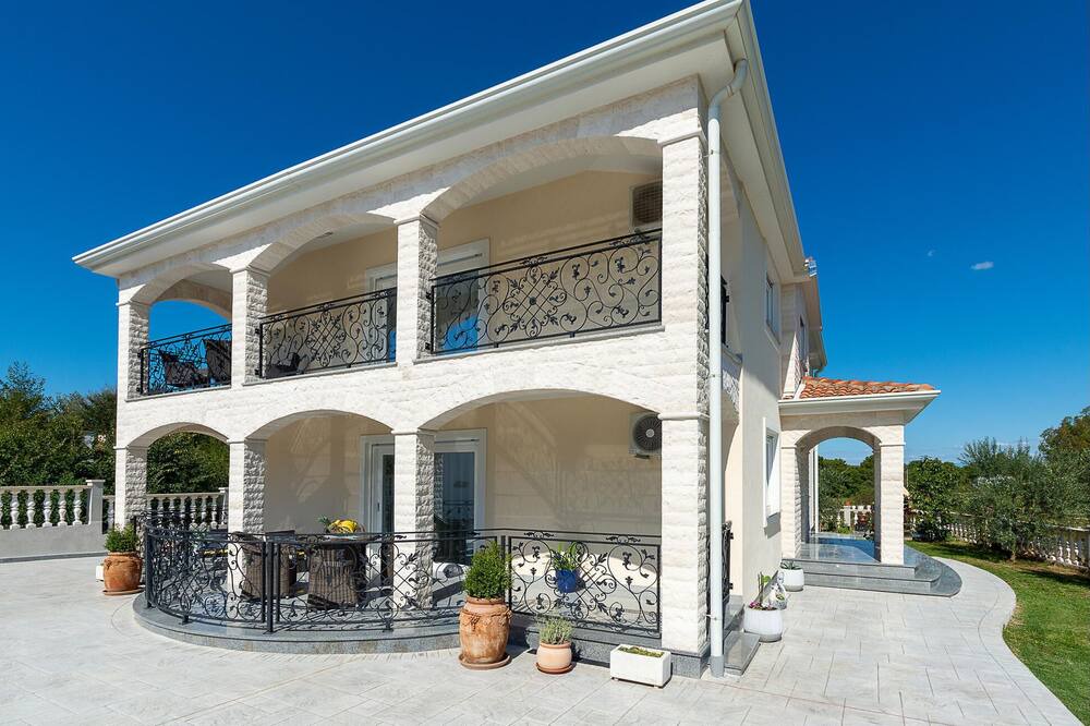 Photo of Outdoor in Kastel
