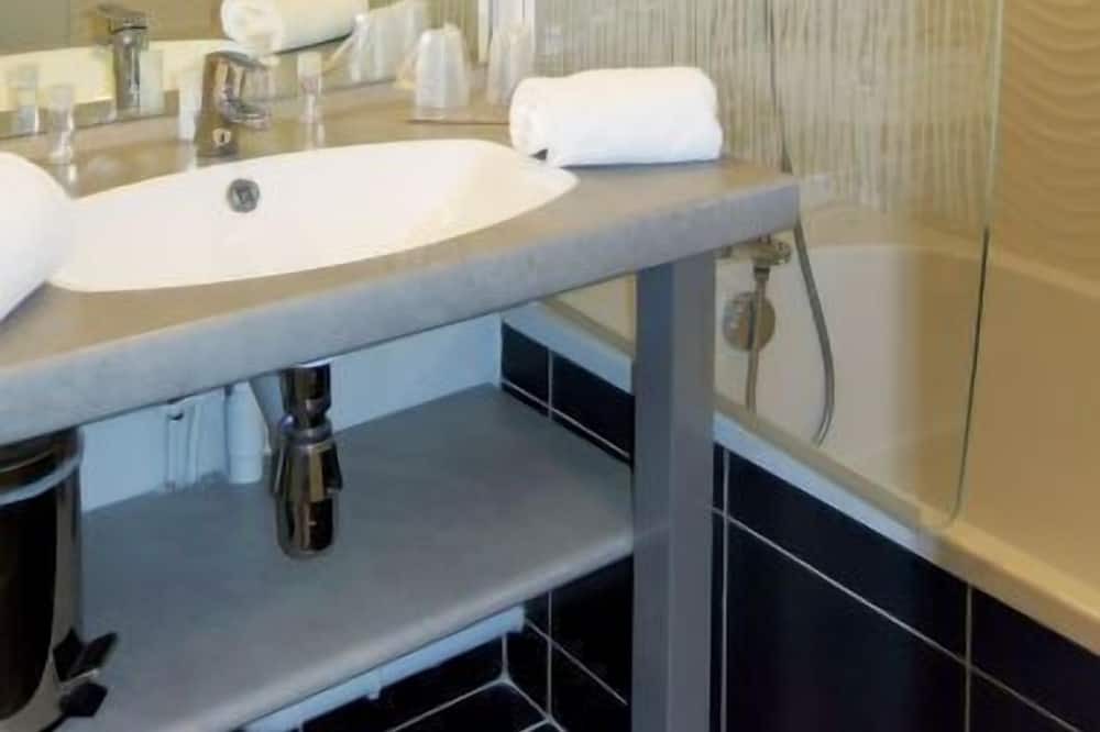 Photo of Bathroom in Concarneau