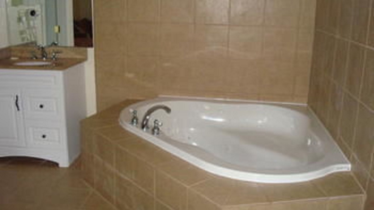 Photo of Bathroom in White Stone