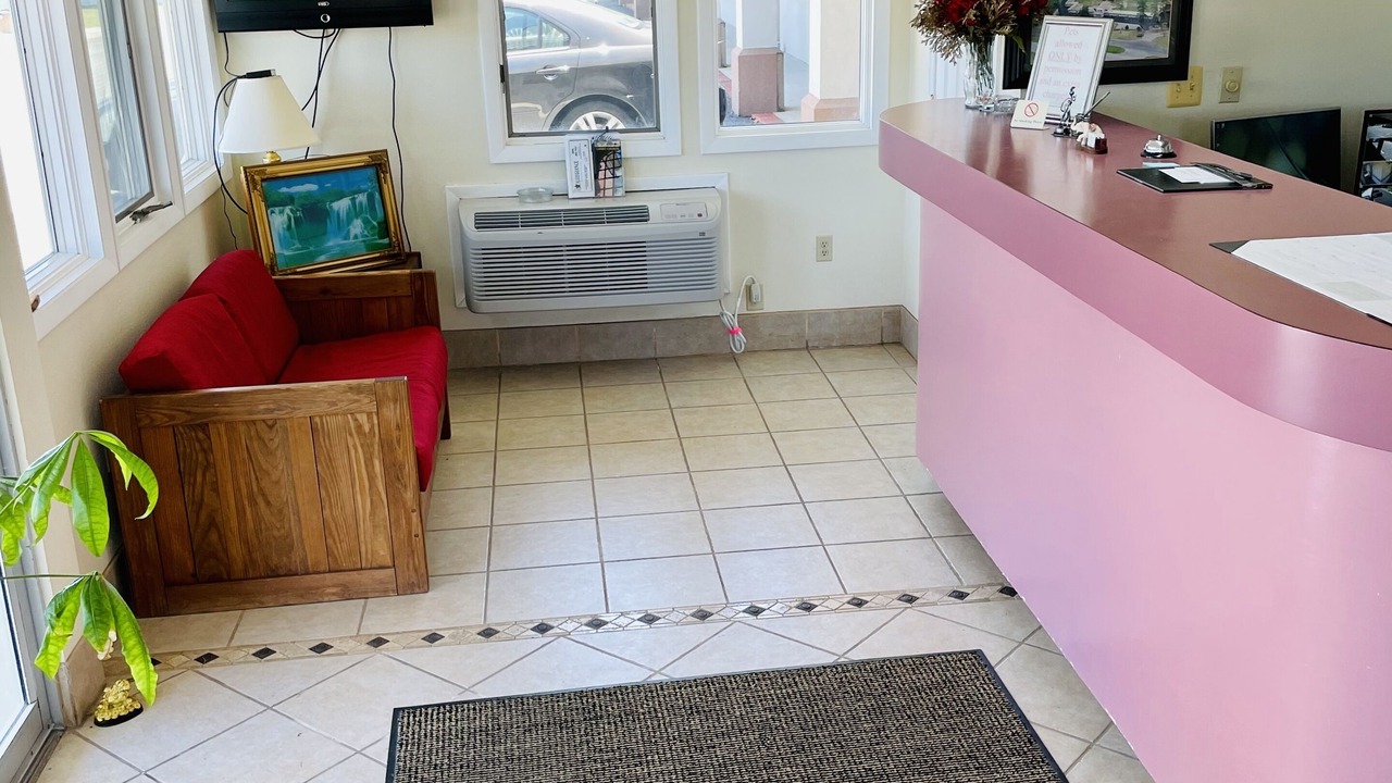 Photo of Livingroom in White Stone