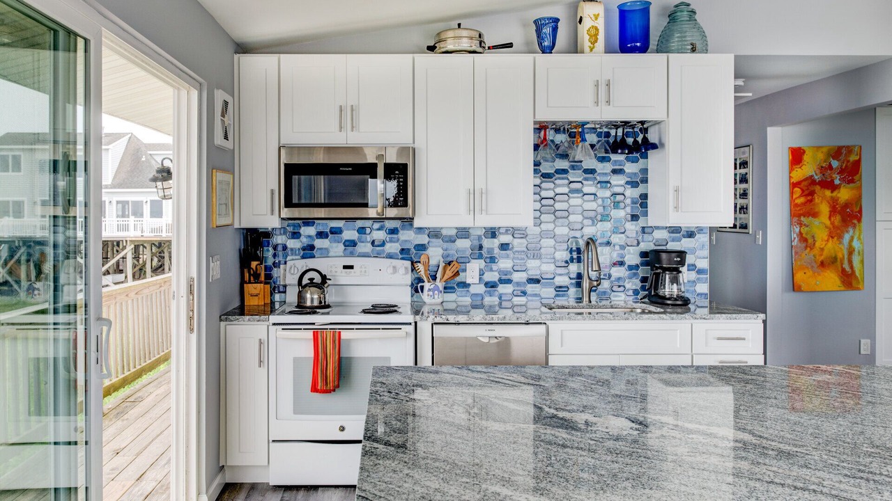 Photo of Kitchen in West Hampton Dunes