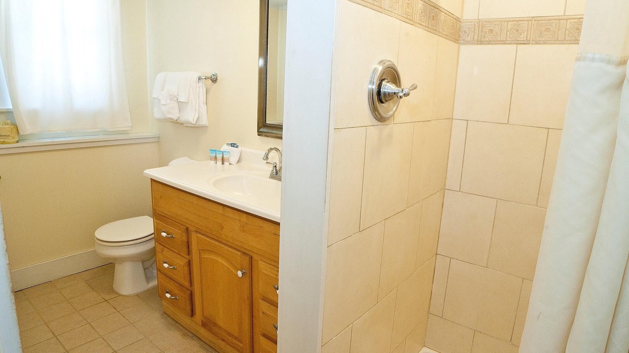 Photo of Bathroom in Savannah Beach