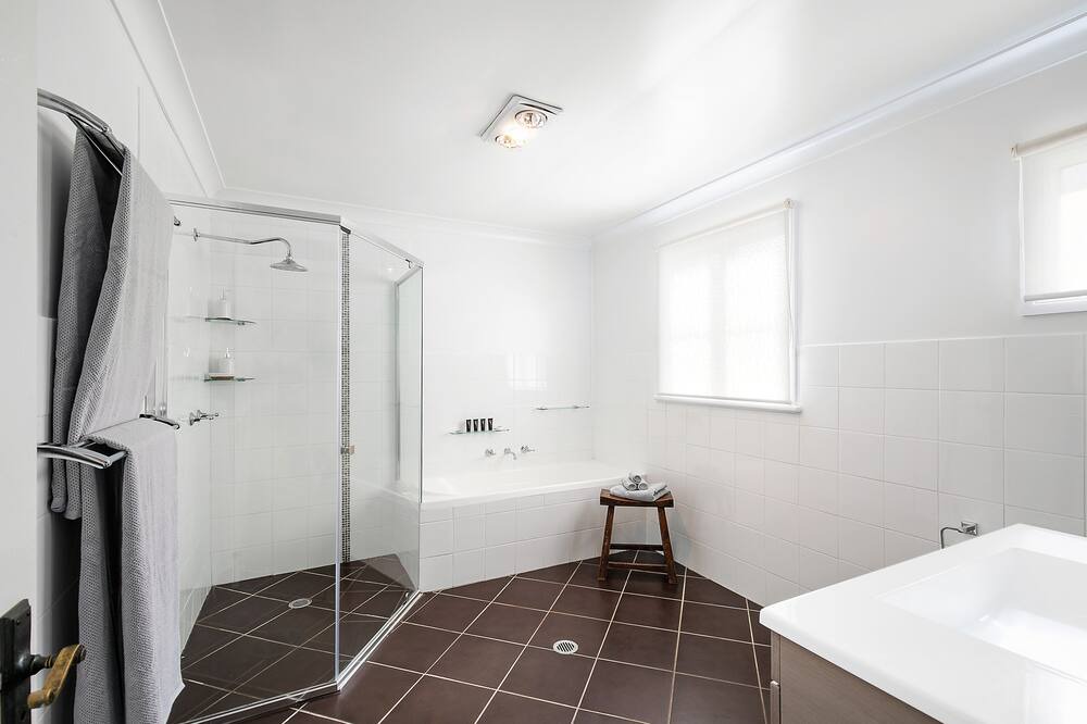 Photo of Bathroom in Katoomba