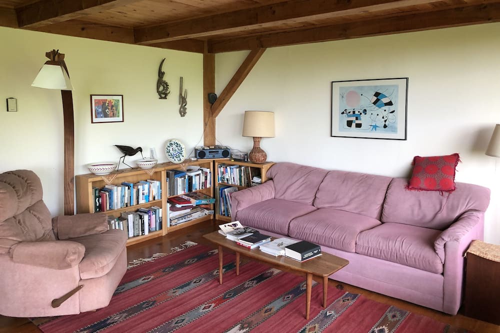 Photo of Livingroom in Cold Spring