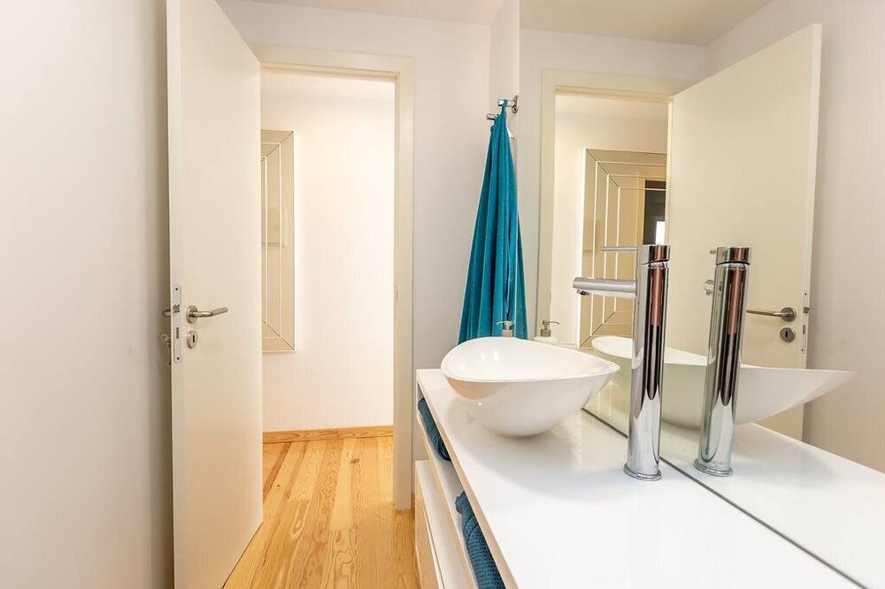 Photo of Bathroom in Cascais