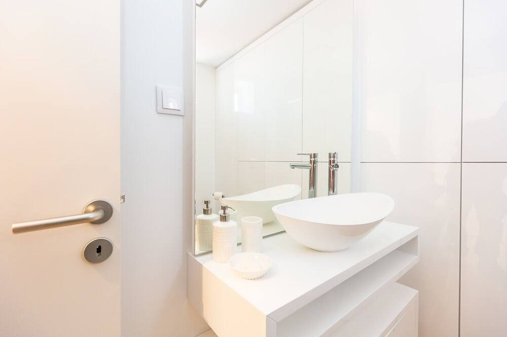 Photo of Bathroom in Cascais