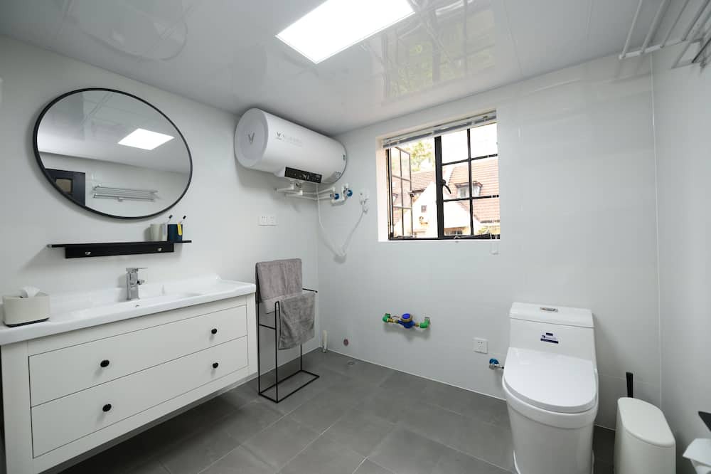 Photo of Bathroom in Jing'an