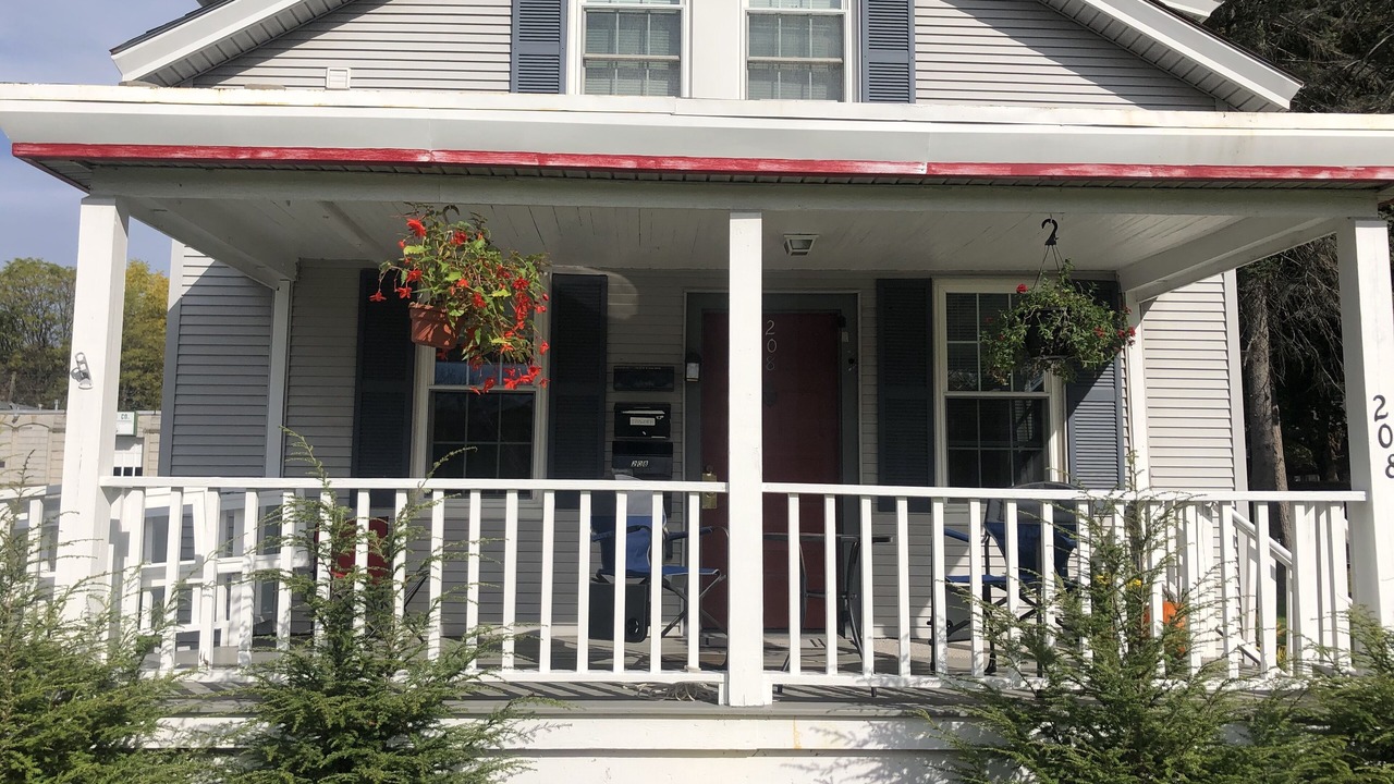 Photo of Outdoor in Lee