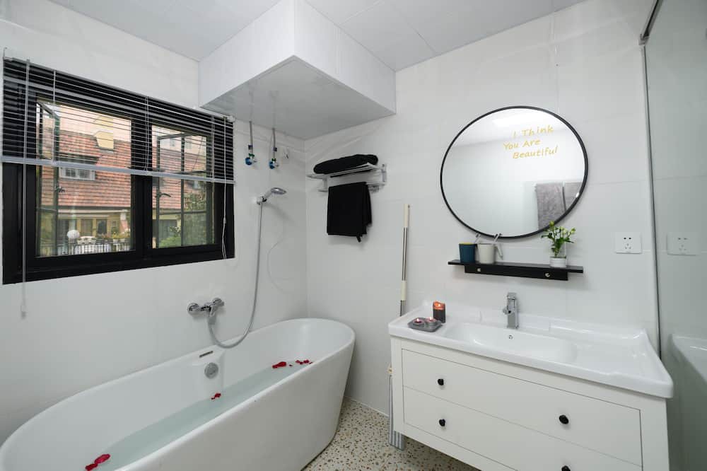 Photo of Bathroom in Jing'an