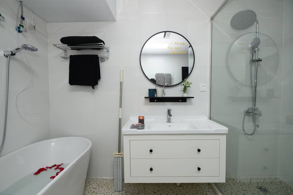 Photo of Bathroom in Jing'an