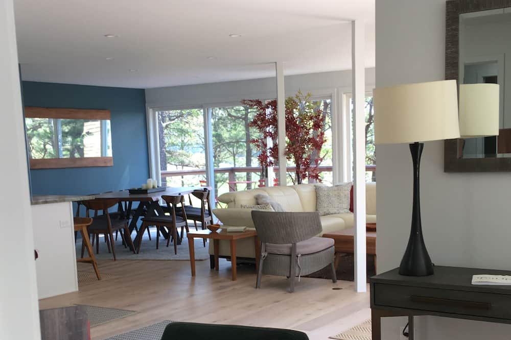 Photo of Bedroom in Indian Neck Heights