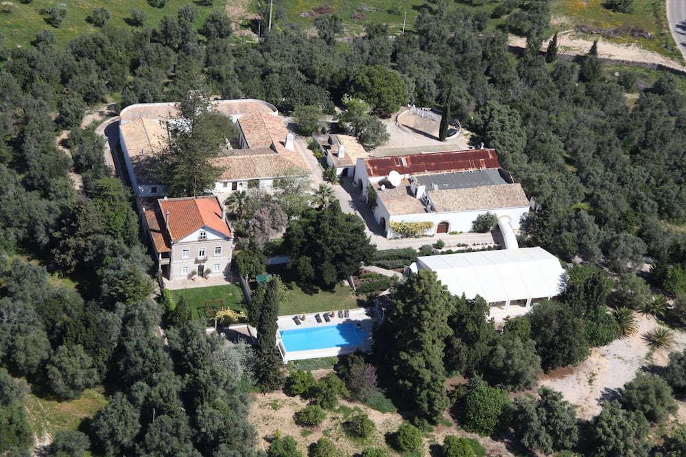Photo of Outdoor in Benatrite