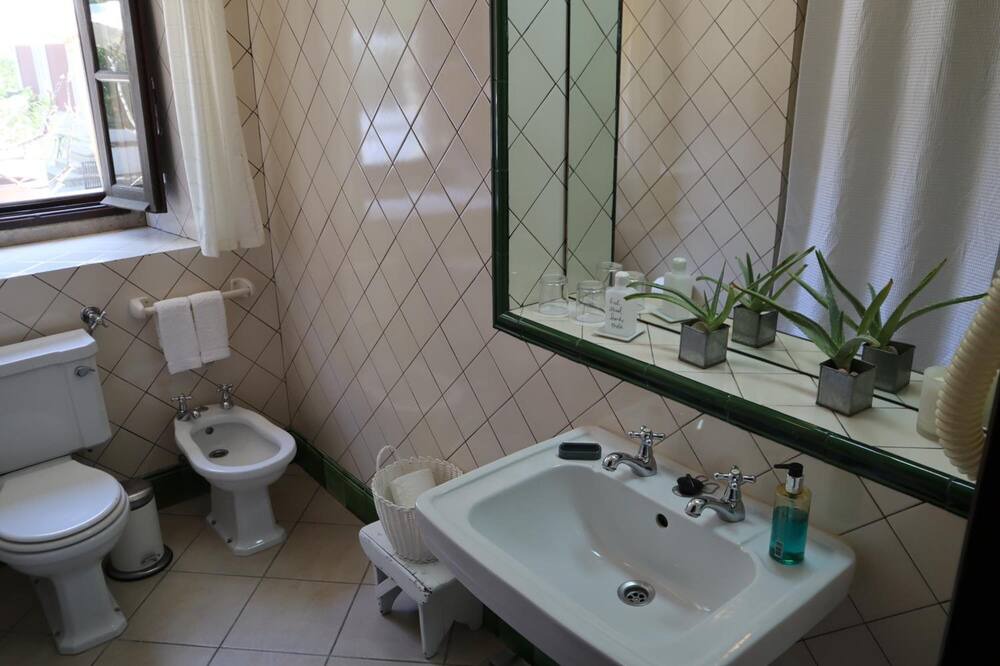 Photo of Bathroom in Benatrite