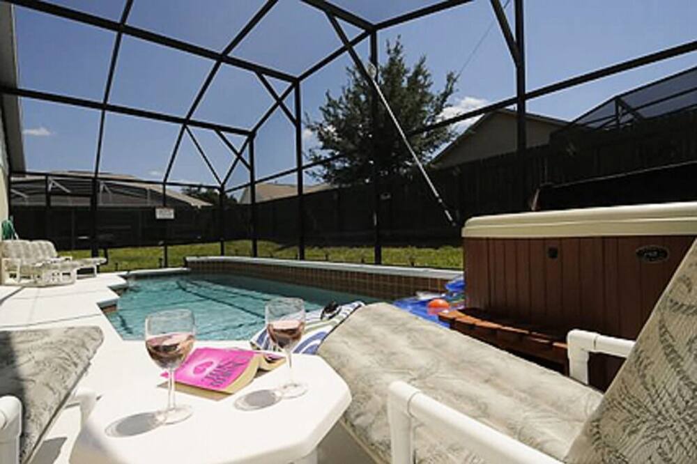 Photo of Outdoor in Orange Tree
