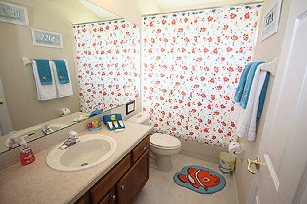 Photo of Bathroom in Orange Tree