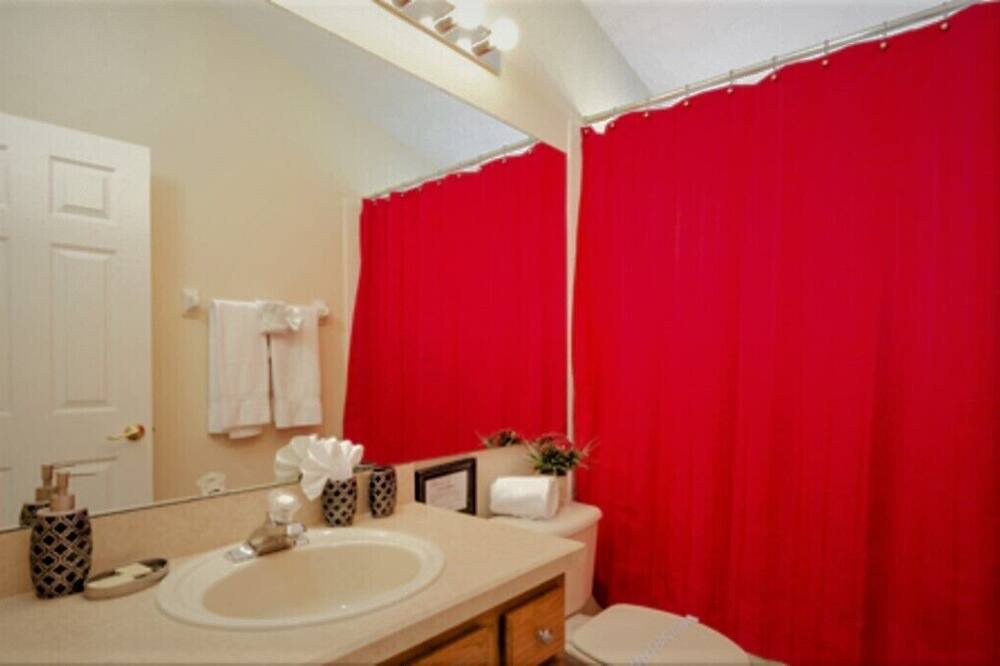 Photo of Bathroom in Orange Tree
