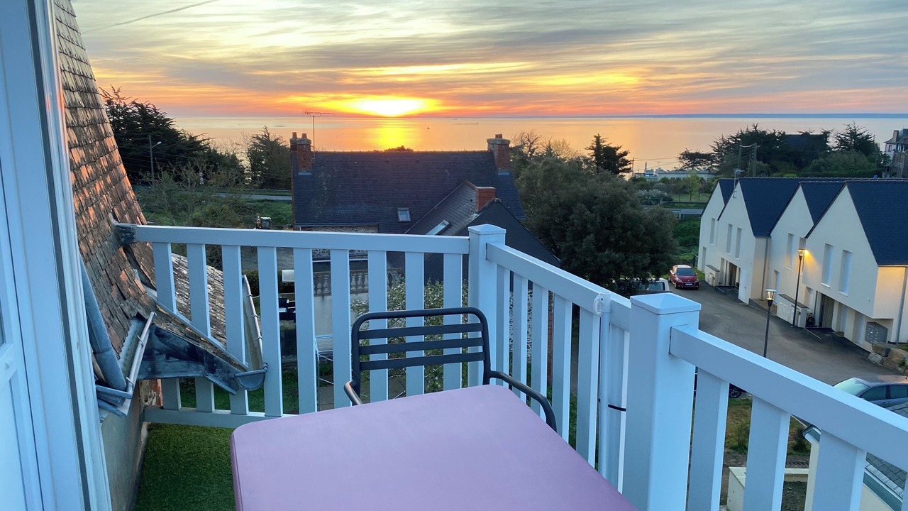 Photo of Patio Balcony in Etables-sur-Mer