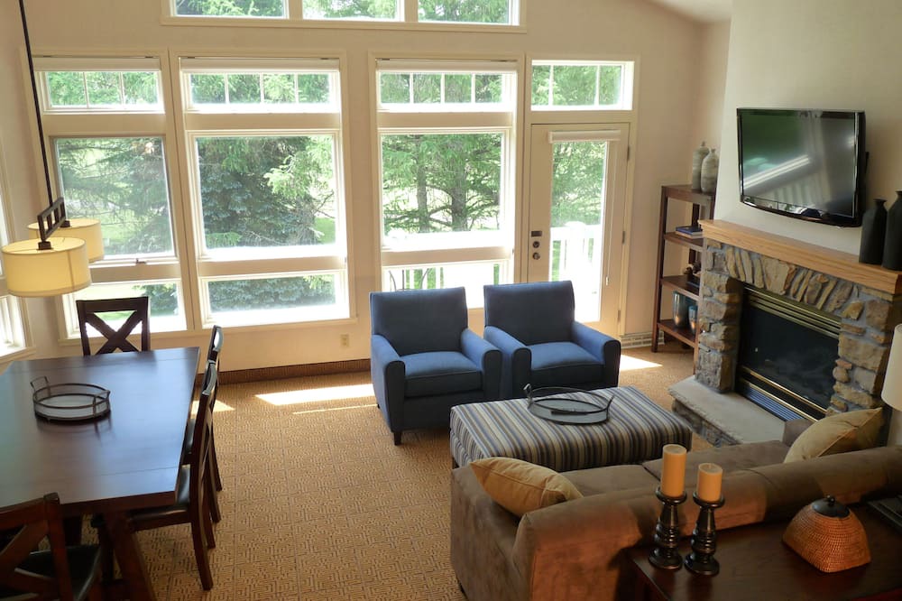Photo of Livingroom in Clymer