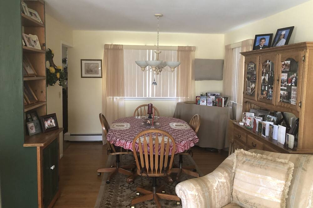 Photo of Livingroom in Center Moriches