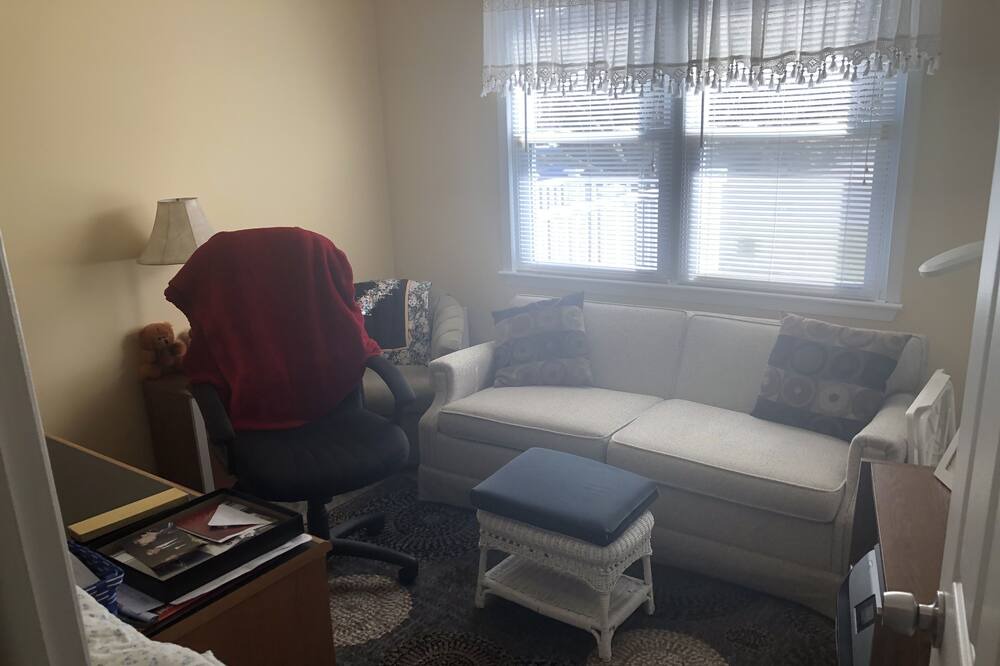 Photo of Livingroom in Center Moriches
