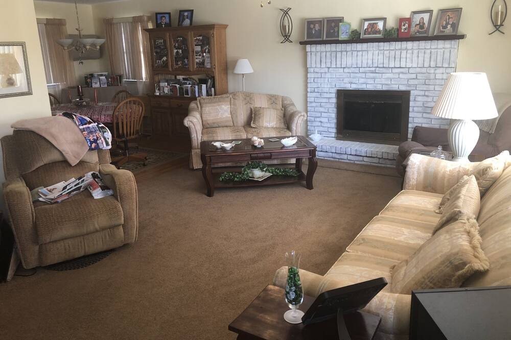 Photo of Livingroom in Center Moriches