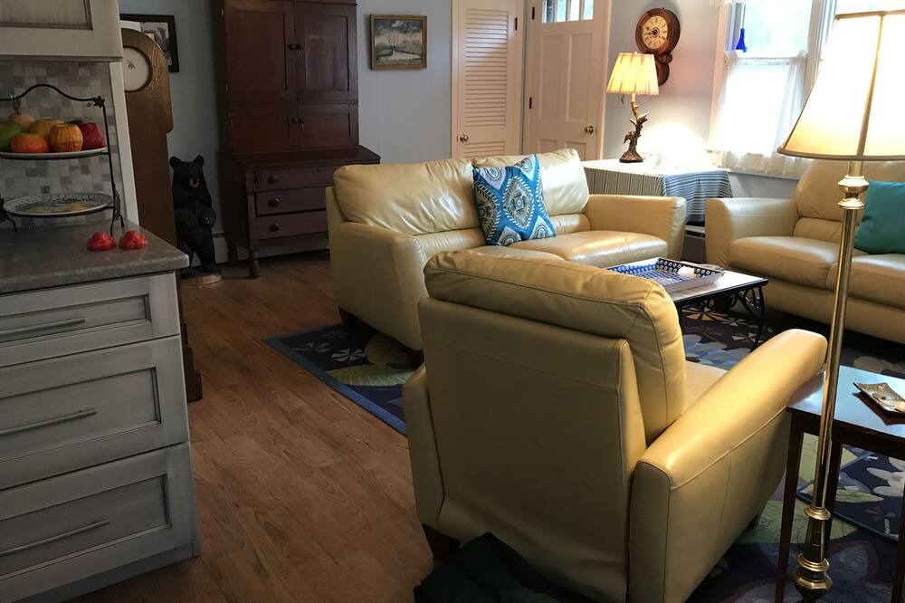 Photo of Bedroom in Campground Landing