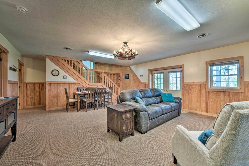 Photo of Others in Rural Retreat