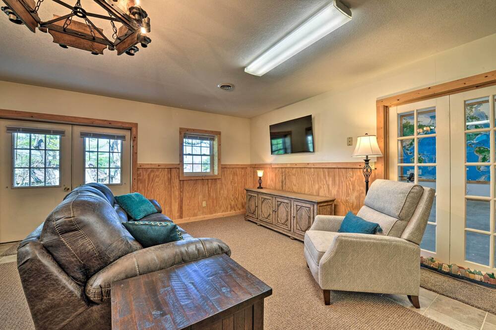 Photo of Others in Rural Retreat