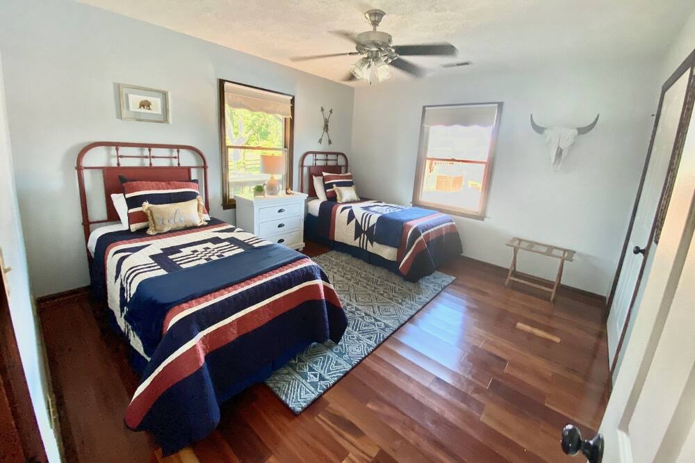 Photo of Bedroom in Haywood