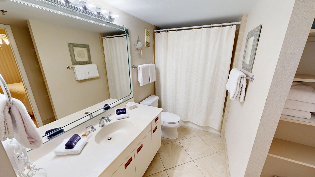 Photo of Bathroom in Holiday Isle