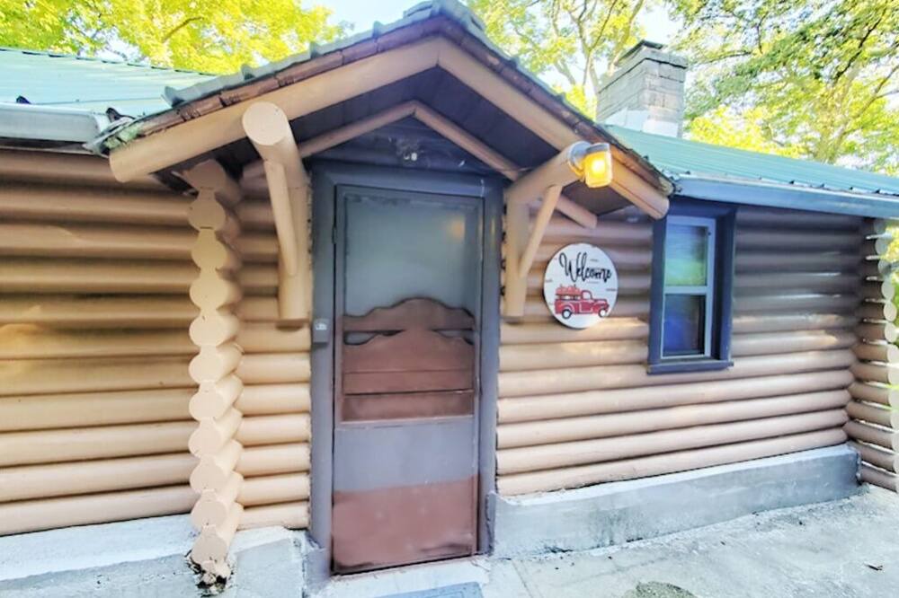 Photo of Outdoor in Madison