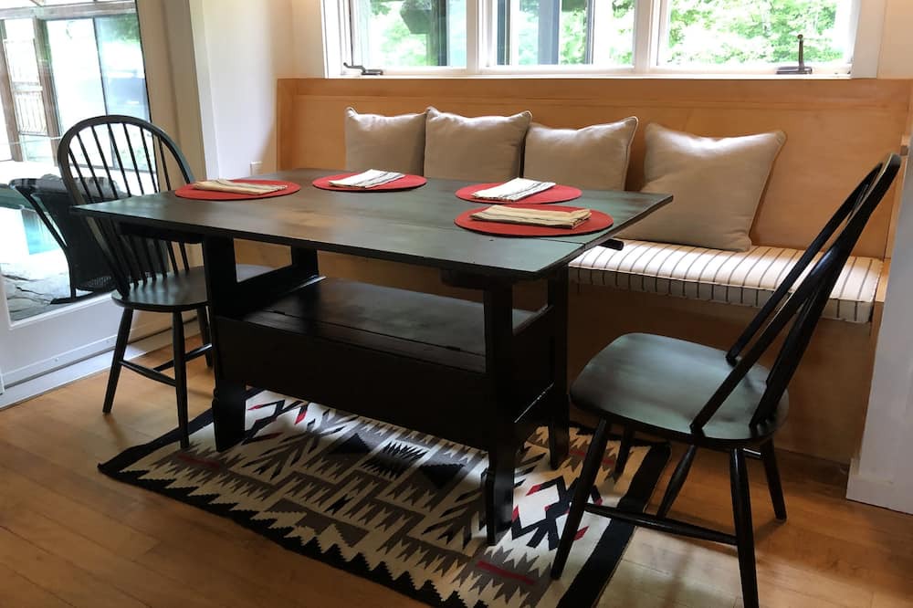 Photo of Livingroom in West Stockbridge