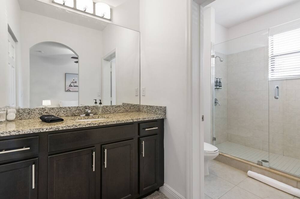 Photo of Bathroom in Davie