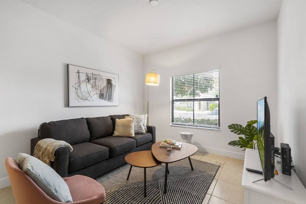 Photo of Bedroom in Davie