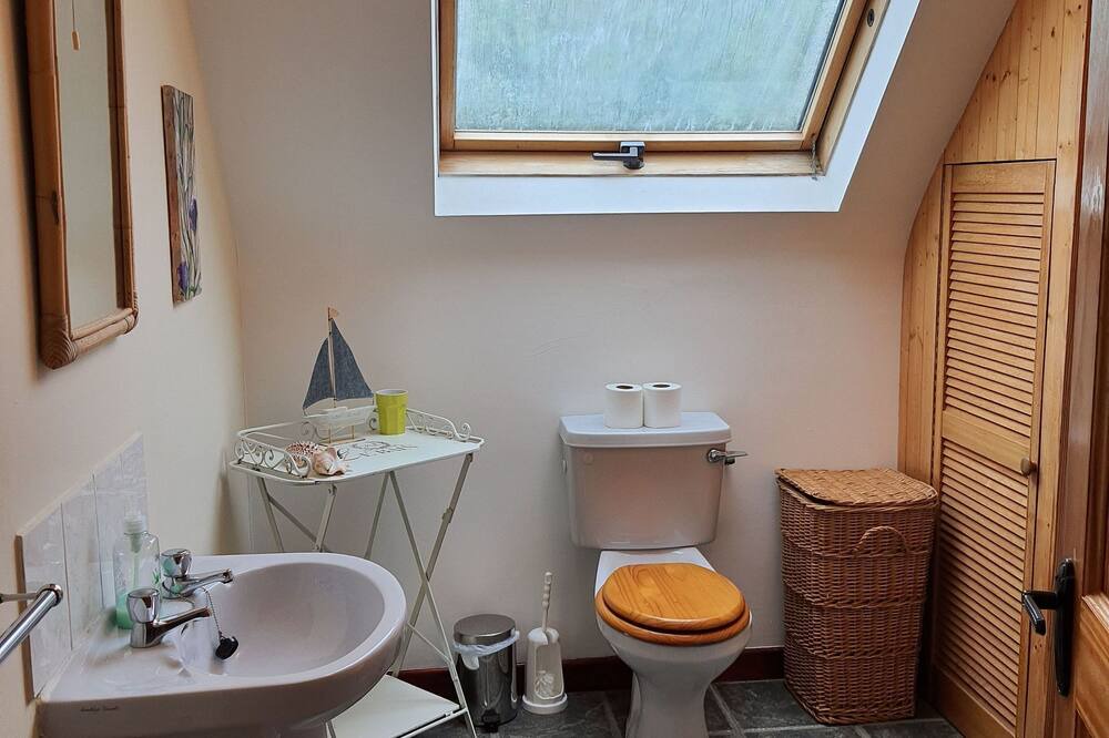 Photo of Bathroom in Letterfrack